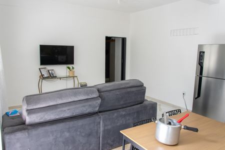 Sala de casa à venda com 9 quartos, 300m² em Pestana, Osasco