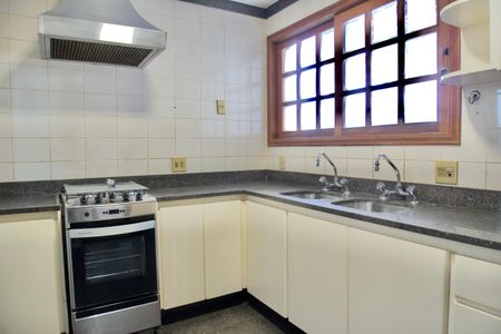 Casa à venda com 371m², 3 quartos e 3 vagasCozinha