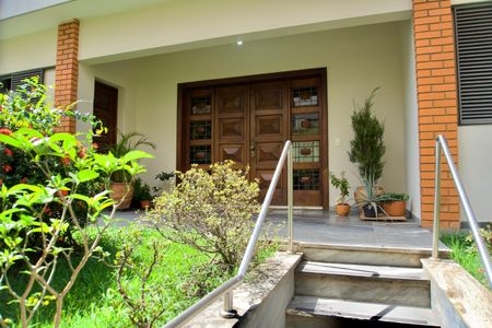 Casa à venda com 371m², 3 quartos e 3 vagasFachada da Casa