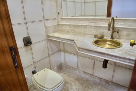 Casa à venda com 371m², 3 quartos e 3 vagasLavabo