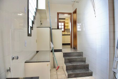 Casa à venda com 371m², 3 quartos e 3 vagasÁrea de Serviço