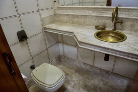 Casa à venda com 371m², 3 quartos e 3 vagasLavabo