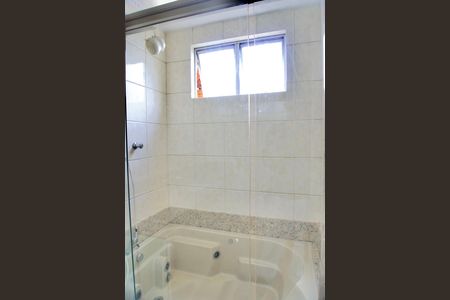 Casa à venda com 371m², 3 quartos e 3 vagasSuíte - Banheiro