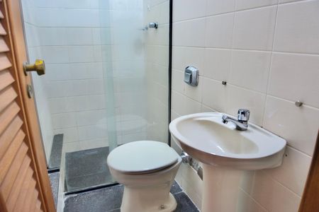 Casa à venda com 371m², 3 quartos e 3 vagasÁrea de Serviço - Banheiro