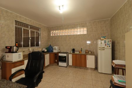 Casa à venda com 360m², 2 quartos e 3 vagasCasa dos Fundos - Cozinha