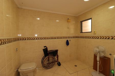 Casa à venda com 360m², 2 quartos e 3 vagasBanheiro da Suíte