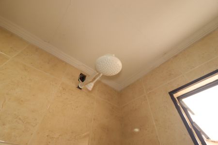 Casa à venda com 360m², 2 quartos e 3 vagasBanheiro Social - Chuveiro