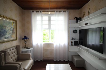 Sala de apartamento à venda com 2 quartos, 71m² em Petrópolis, Porto Alegre