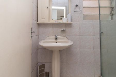 Banheiro de apartamento para alugar com 1 quarto, 33m² em Cidade Baixa, Porto Alegre