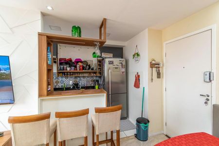 Sala de apartamento para alugar com 2 quartos, 45m² em Irajá, Rio de Janeiro