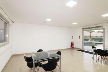 Apartamento para alugar com 43m², 2 quartos e 1 vagaÁrea comum - Salão de festas