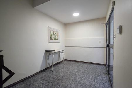 Apartamento à venda com 208m², 5 quartos e 2 vagasHall social