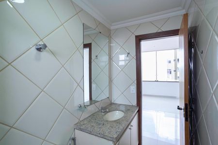 Apartamento à venda com 208m², 5 quartos e 2 vagasCobertura - Banheiro social 
