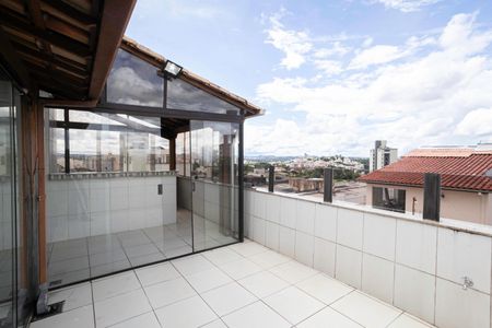 Apartamento à venda com 208m², 5 quartos e 2 vagasCobertura