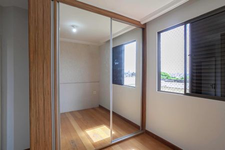 Apartamento à venda com 208m², 5 quartos e 2 vagasQuarto 1