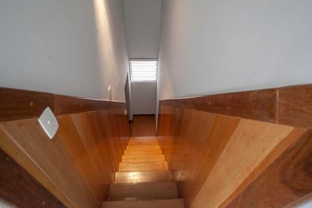 Apartamento à venda com 208m², 5 quartos e 2 vagasEscada