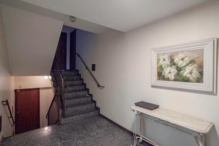 Apartamento à venda com 208m², 5 quartos e 2 vagasHall social