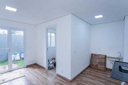 Apartamento para alugar com 40m², 2 quartos e sem vagaSala, cozinha e área de serviço