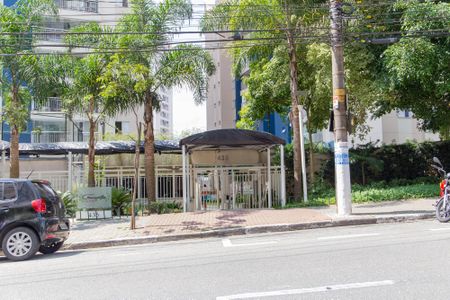 Apartamento à venda com 81m², 3 quartos e 2 vagasFachada e portaria