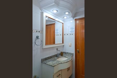 Apartamento para alugar com 280m², 5 quartos e 3 vagasBanheiro 