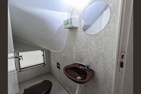 Casa à venda com 240m², 3 quartos e 2 vagas