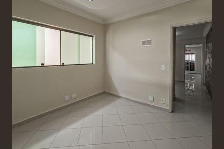Casa à venda com 240m², 3 quartos e 2 vagas