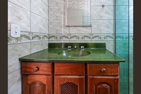 Casa à venda com 240m², 3 quartos e 2 vagas