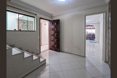 Casa à venda com 240m², 3 quartos e 2 vagas