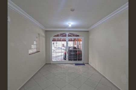 Casa à venda com 240m², 3 quartos e 2 vagas