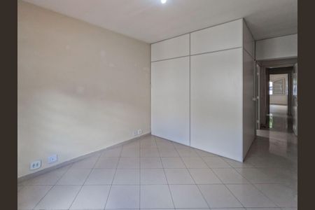 Casa à venda com 240m², 3 quartos e 2 vagas