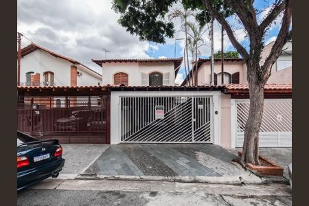 Casa à venda com 240m², 3 quartos e 2 vagas