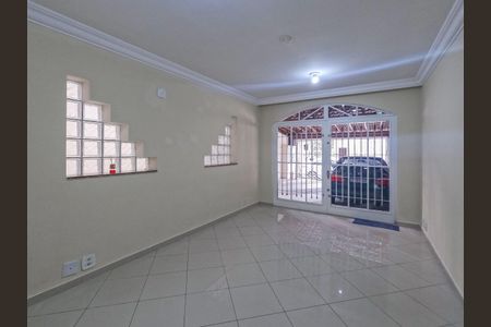 Casa à venda com 3 quartos, 240m² em Chácara Inglesa, São Paulo