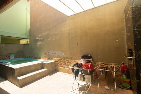 Casa para alugar com 300m², 2 quartos e 2 vagas Casa para alugar com 300m², 2 quartos e 2 vagasVista do Quarto