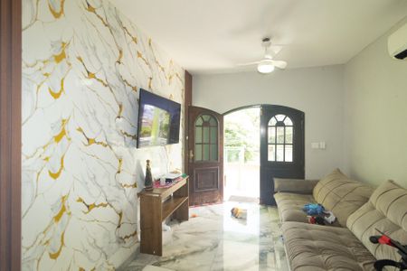 Sala de casa para alugar com 2 quartos, 300m² em Campo Grande, Rio de Janeiro