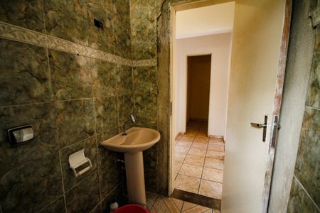 Casa para alugar com 290m², 3 quartos e 2 vagasBanheiro Corredor