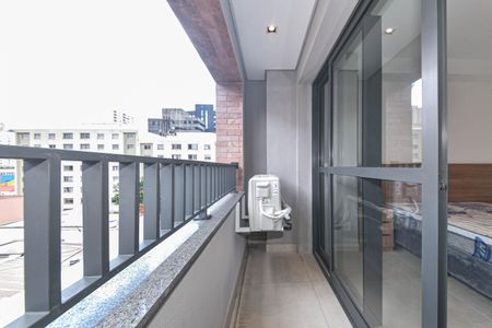Varanda de kitnet/studio para alugar com 1 quarto, 25m² em Vila Cordeiro, São Paulo