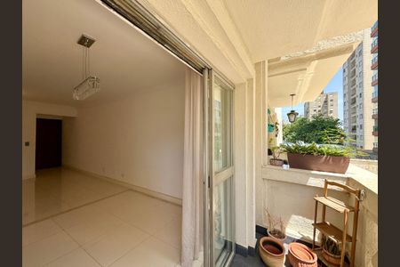 Apartamento para alugar com 98m², 3 quartos e 1 vagaSacada