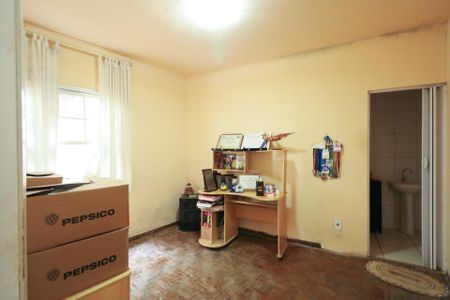 Casa à venda com 156m², 2 quartos e 2 vagasSuíte