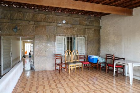 Casa à venda com 156m², 2 quartos e 2 vagasVaranda