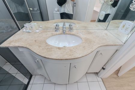 Apartamento à venda com 113m², 1 quarto e 2 vagas Apartamento à venda com 113m², 1 quarto e 2 vagasBanheiro da Suíte 1