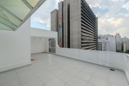 Apartamento à venda com 113m², 1 quarto e 2 vagas Apartamento à venda com 113m², 1 quarto e 2 vagasSacada
