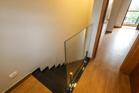 Casa à venda com 120m², 3 quartos e 2 vagasEscadas