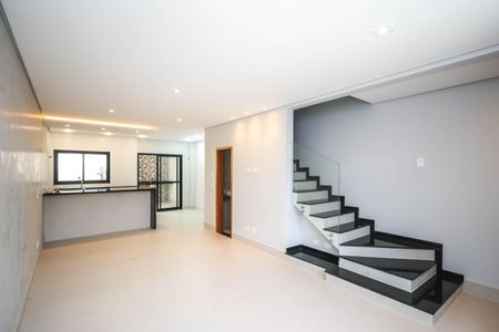 Casa à venda com 120m², 3 quartos e 2 vagasSala e Cozinha