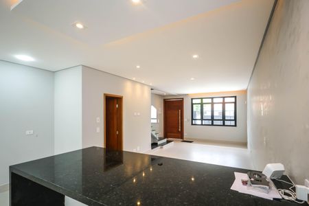 Casa à venda com 120m², 3 quartos e 2 vagasSala e Cozinha