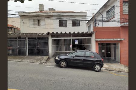 Casa à venda com 174m², 3 quartos e 2 vagas Casa à venda com 174m², 3 quartos e 2 vagasFachada