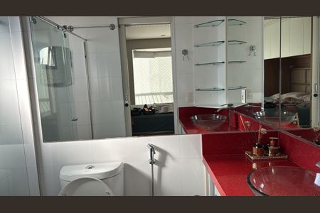 Apartamento para alugar com 253m², 4 quartos e 3 vagasBanheiro