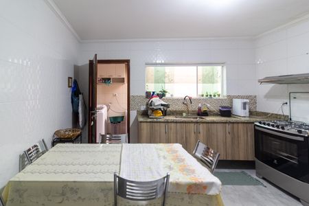 Casa à venda com 140m², 4 quartos e 2 vagasCozinha