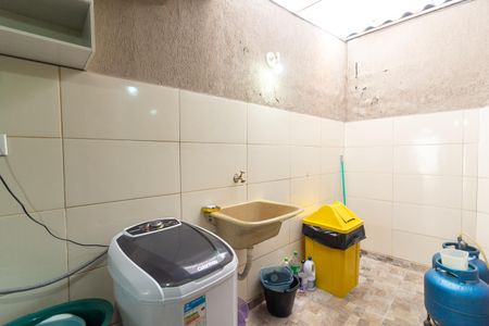 Casa à venda com 140m², 4 quartos e 2 vagasÁrea de Serviço