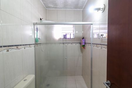 Casa à venda com 140m², 4 quartos e 2 vagasBanheiro 1