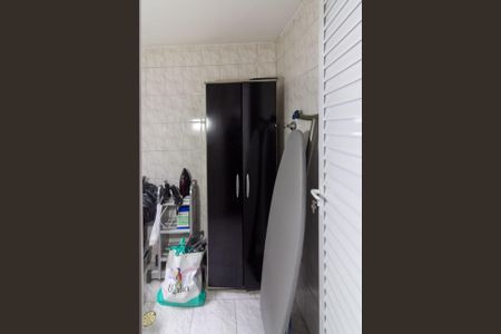 Casa à venda com 140m², 4 quartos e 2 vagasBanheiro 2